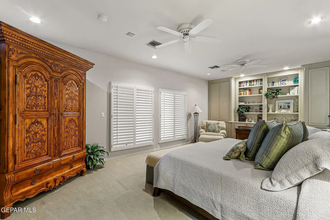Photo of 1039 LOS JARDINES Circle