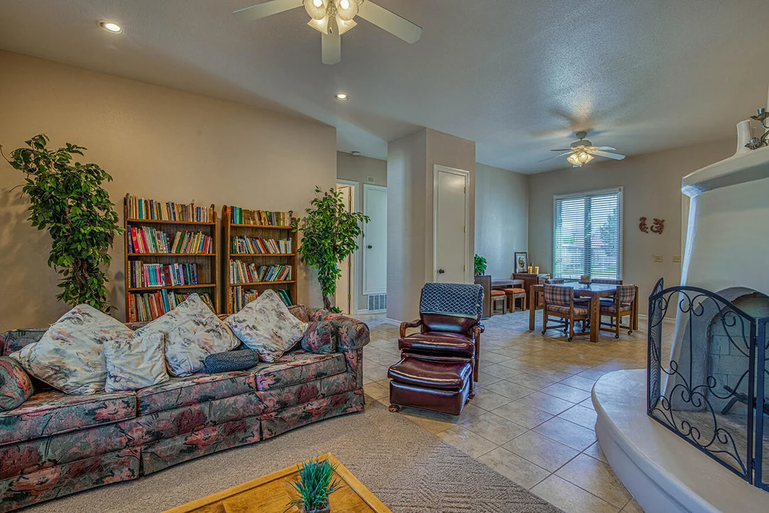 Photo of 656 COX Road