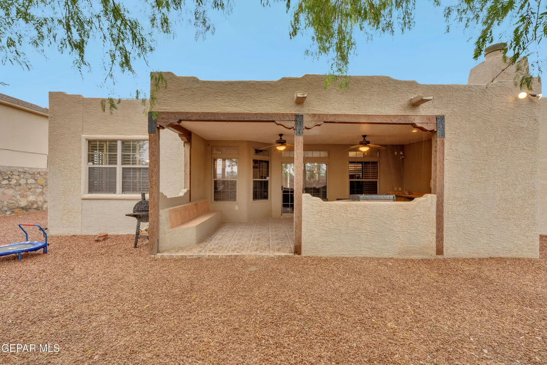 Photo of 1072 LOS MOROS Drive