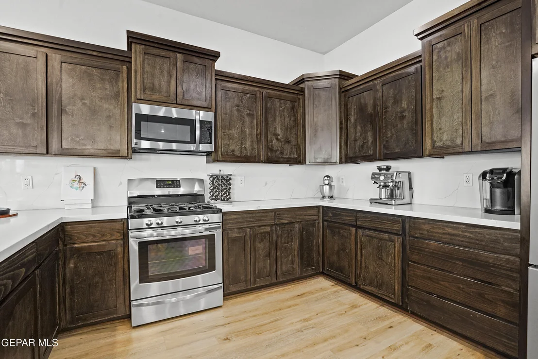 Photo of 5500 VALLEY OAK Drive