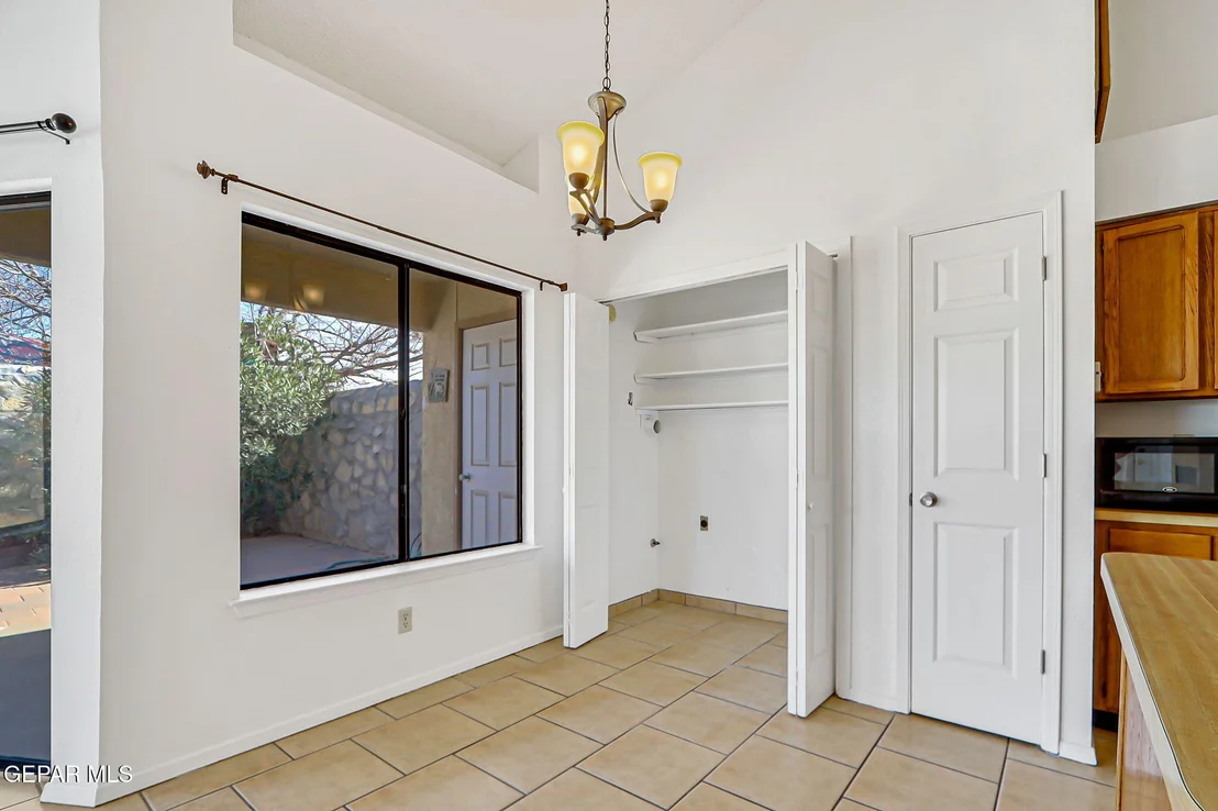 Photo of 10846 QUARTZ Street