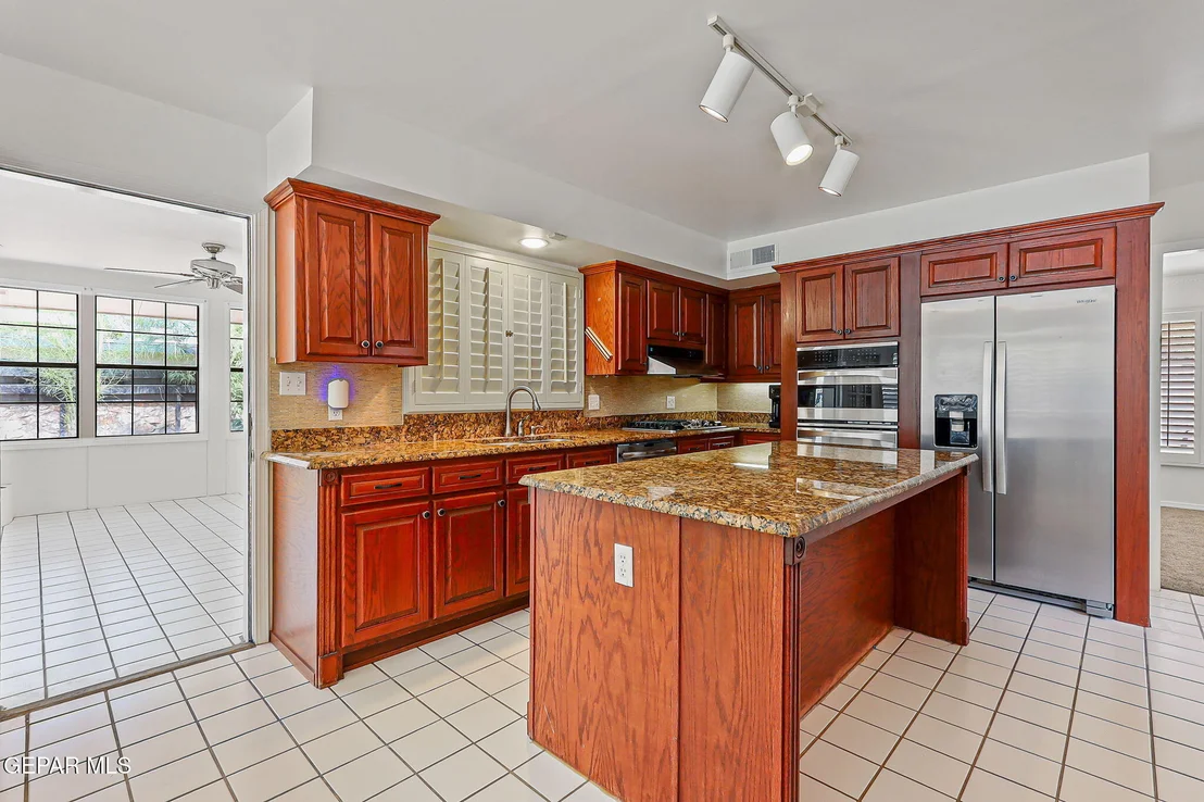 Photo of 745 Rinconada Lane