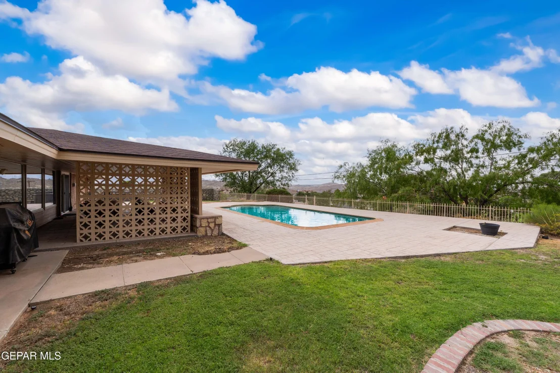 Photo of 3931 FLAMINGO Drive