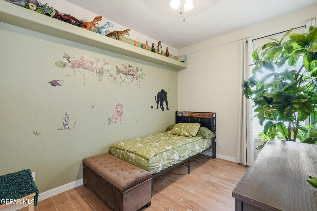 Photo of 14213 FABLED POINT Avenue