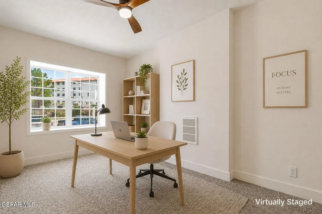 Photo of 2037 CRESCENT Circle