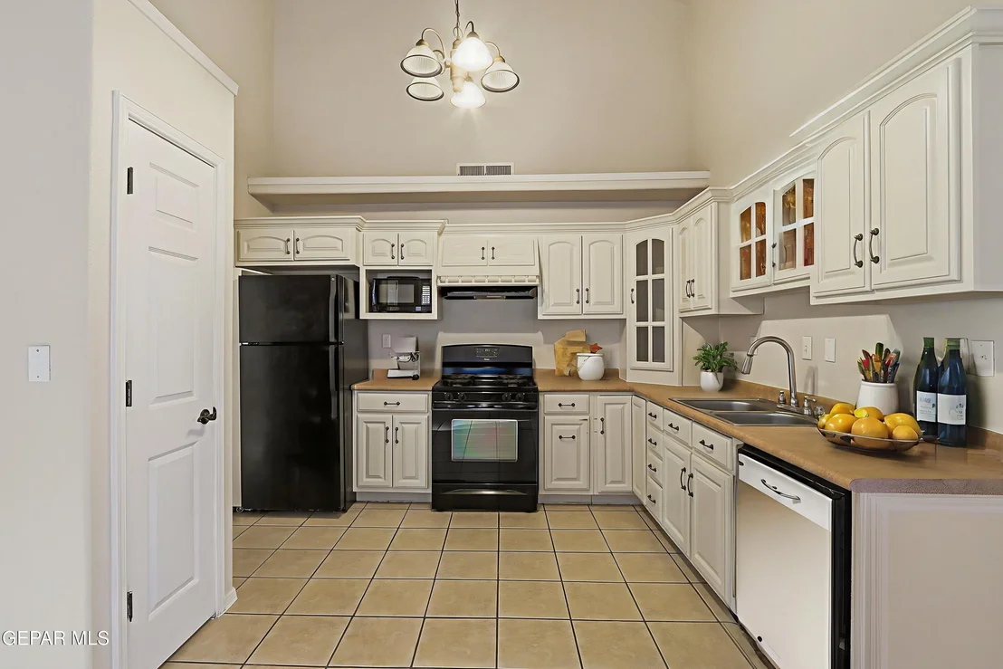 Photo of 14061 ROBERT ITUARTE Drive