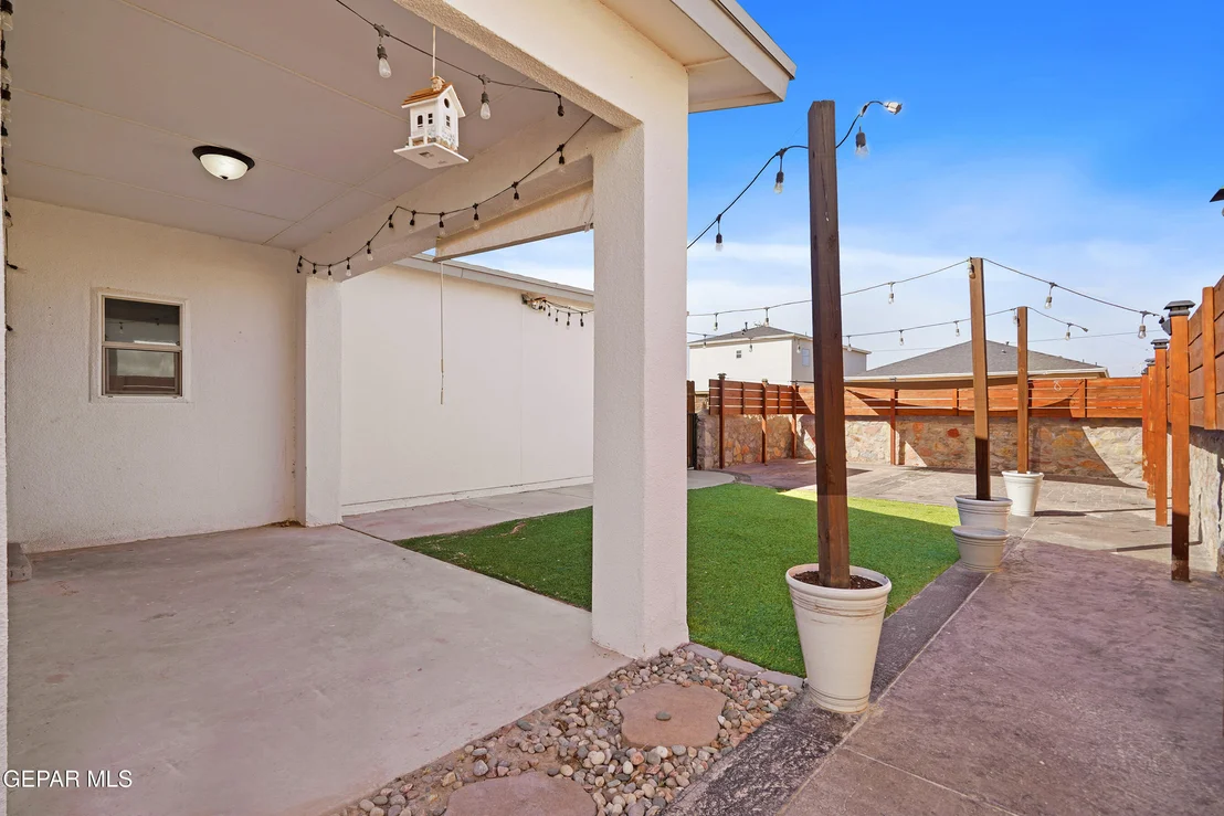 Photo of 2009 WILLIAM CAPLES Street