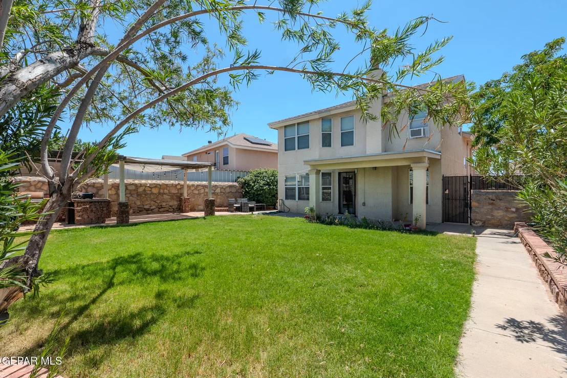 Photo of 5721 LAUREL CLARK Lane