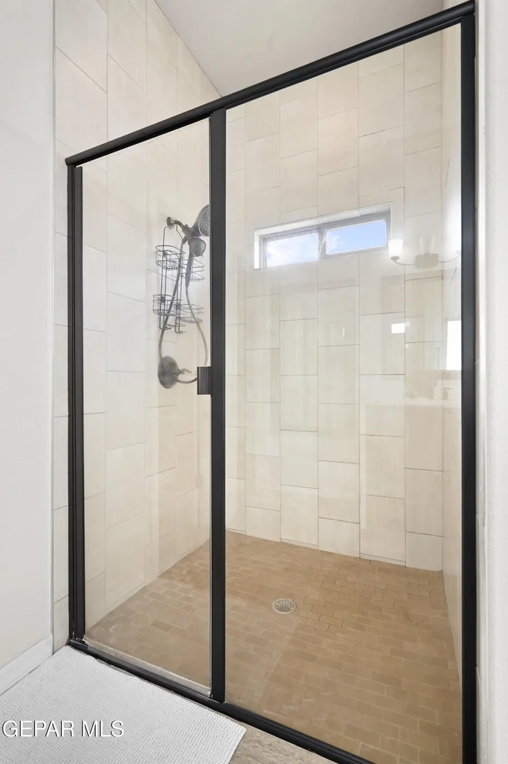 Photo of 5500 VALLEY OAK Drive