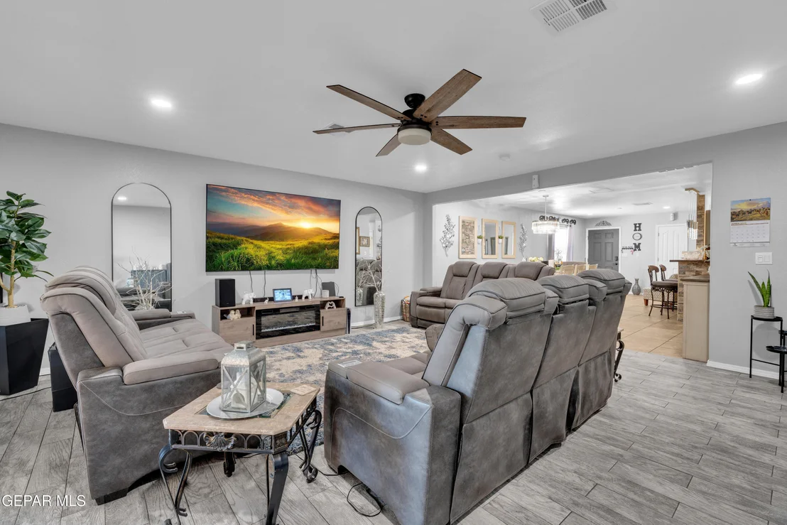 Photo of 10300 Valle Suave Drive