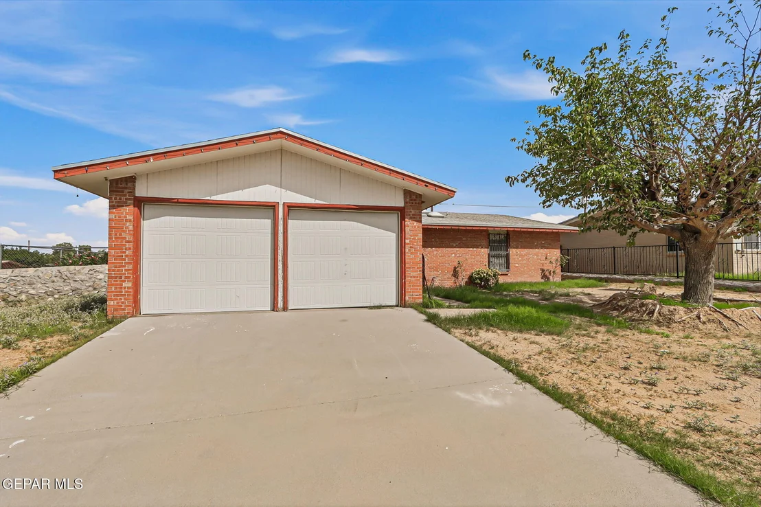 Photo of 2168 SEPTIEMBRE Drive