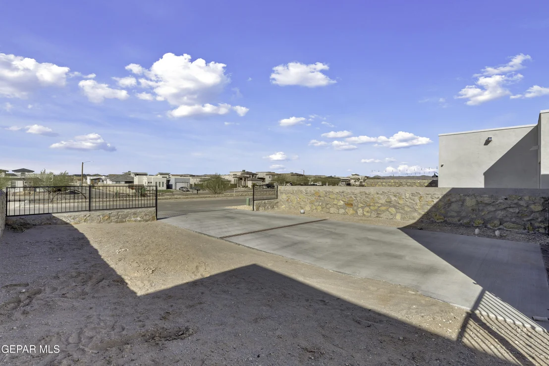 Photo of 14737 PEBBLE HILLS Boulevard