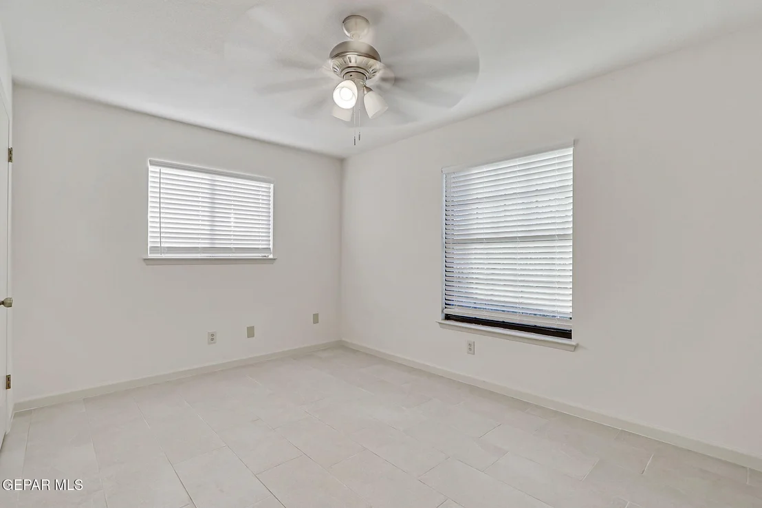 Photo of 836 ESPOLON Drive