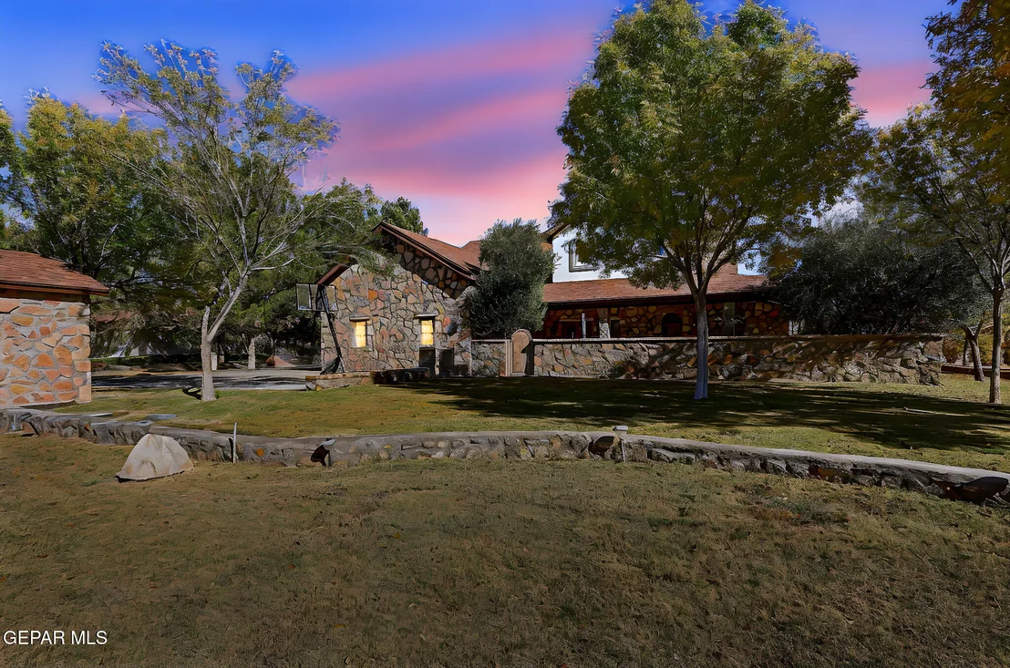 Photo of 5540 Westside Drive