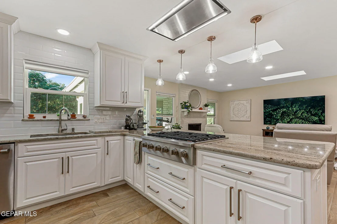 Photo of 717 LIVE OAK Drive