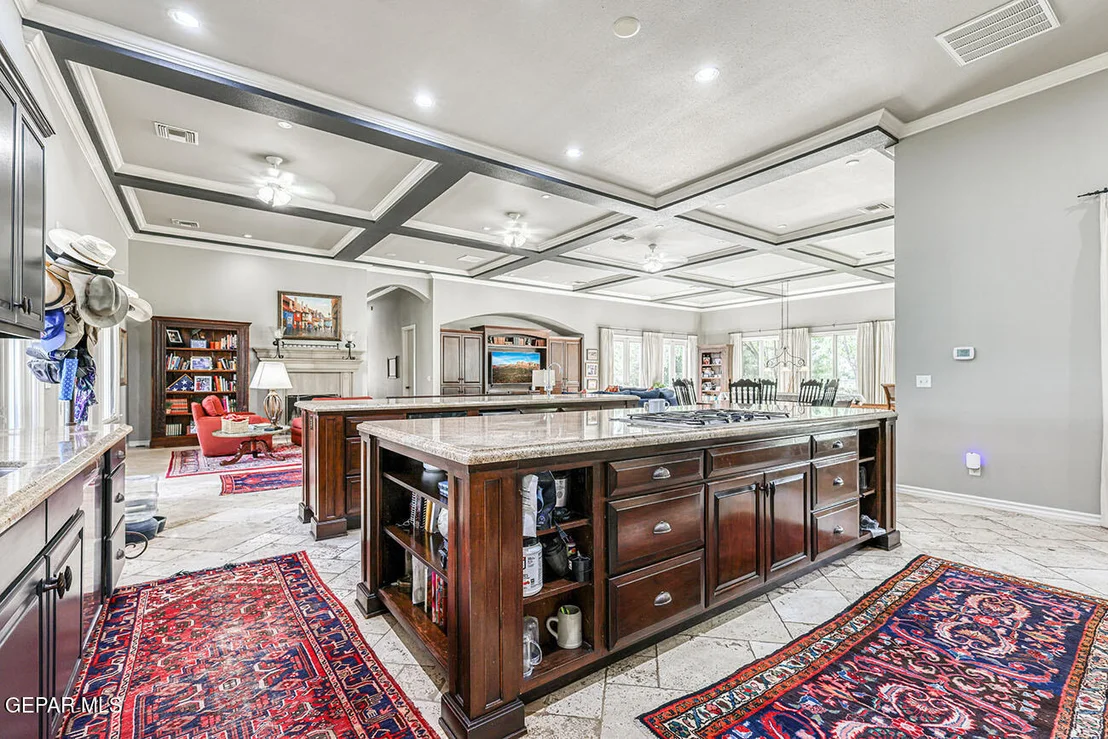 Photo of 656 COX Road
