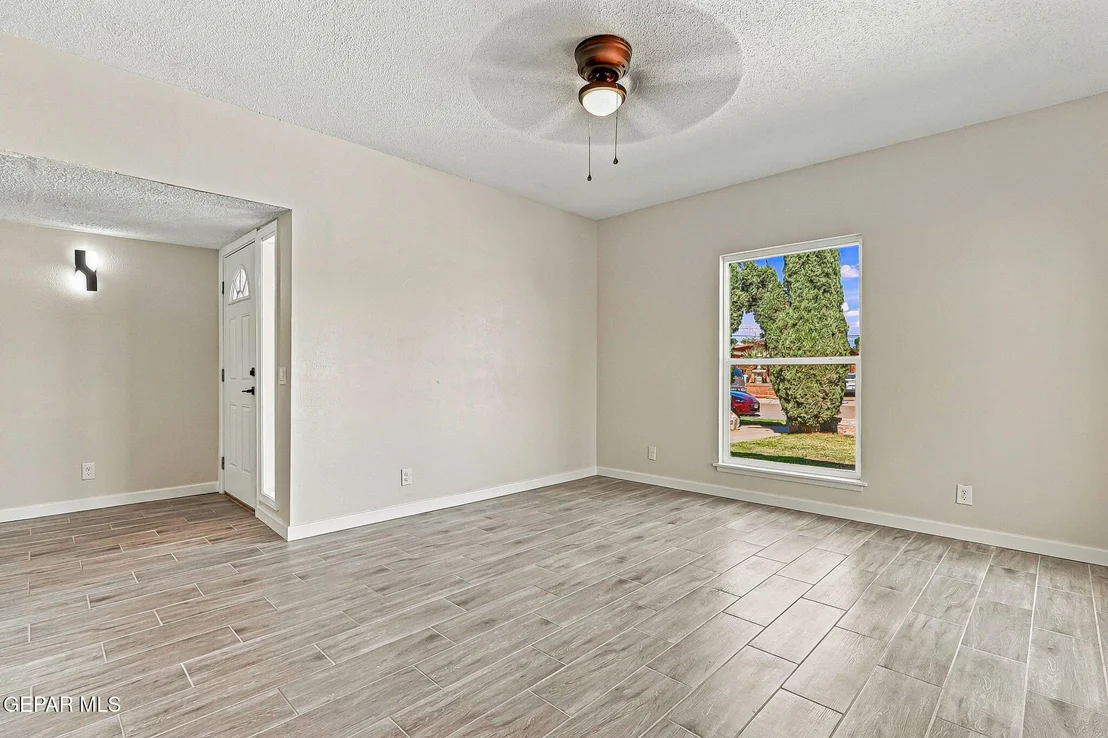 Photo of 8208 PARKLAND Drive