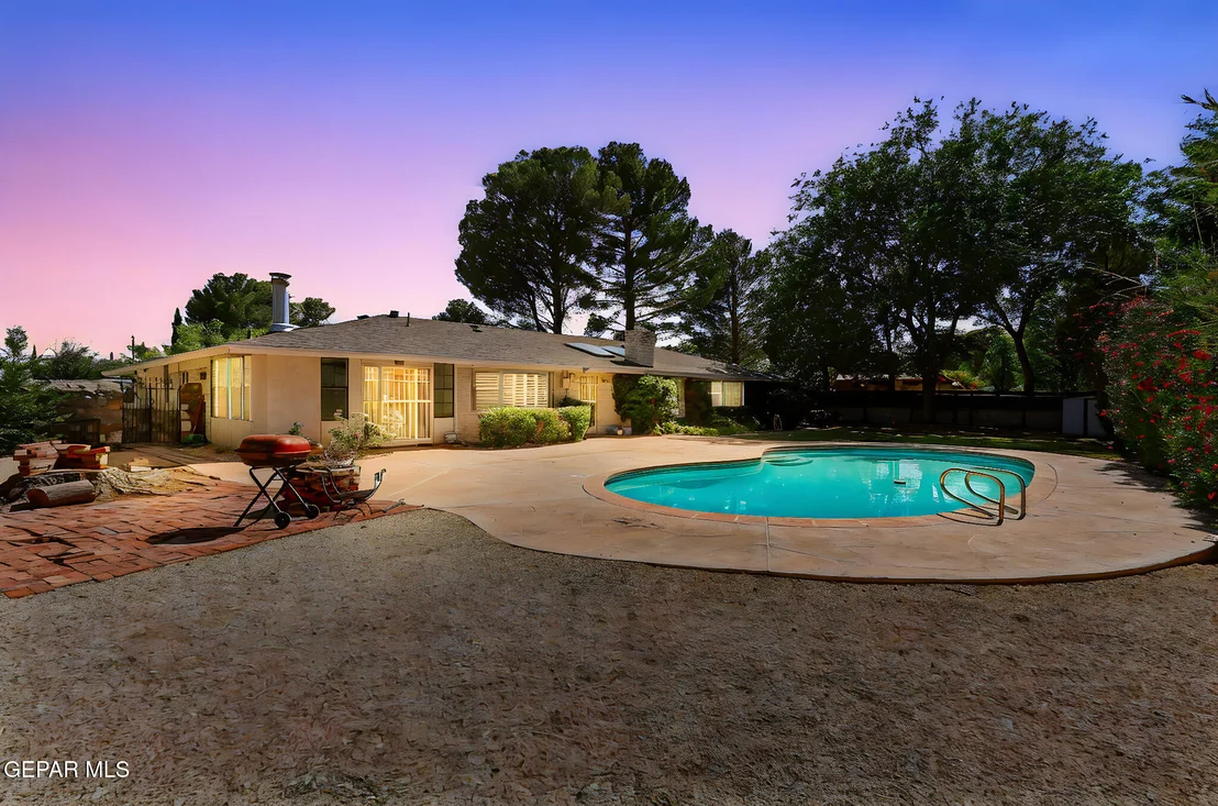 Photo of 745 Rinconada Lane