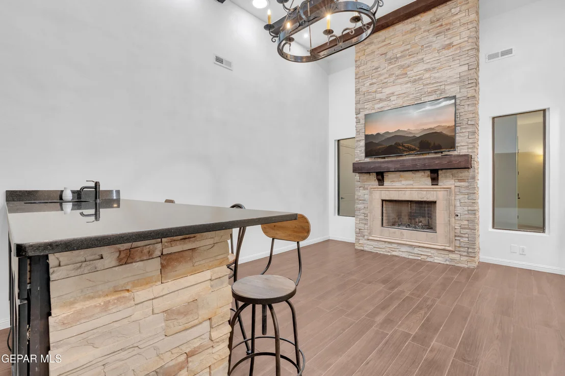Photo of 5833 SUNDALE Road