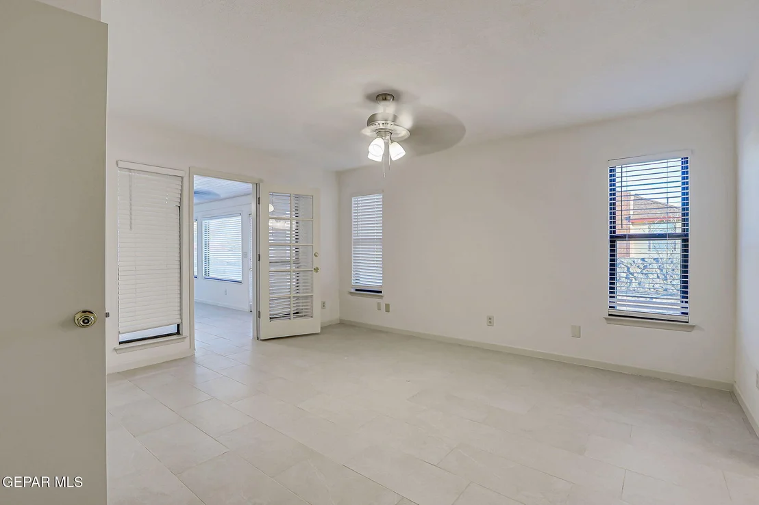 Photo of 836 ESPOLON Drive