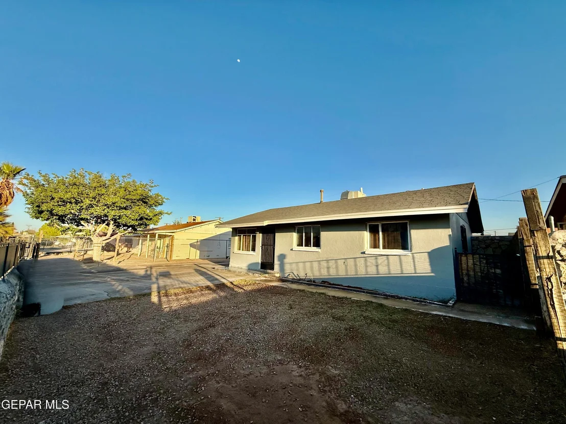 Photo of 5004 GLACIER PEAK Drive