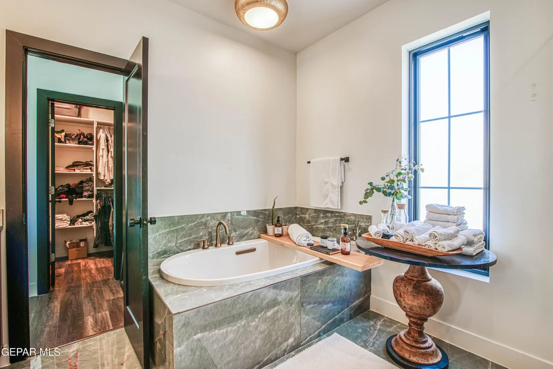 Photo of 1206 STOCKWELL Lane
