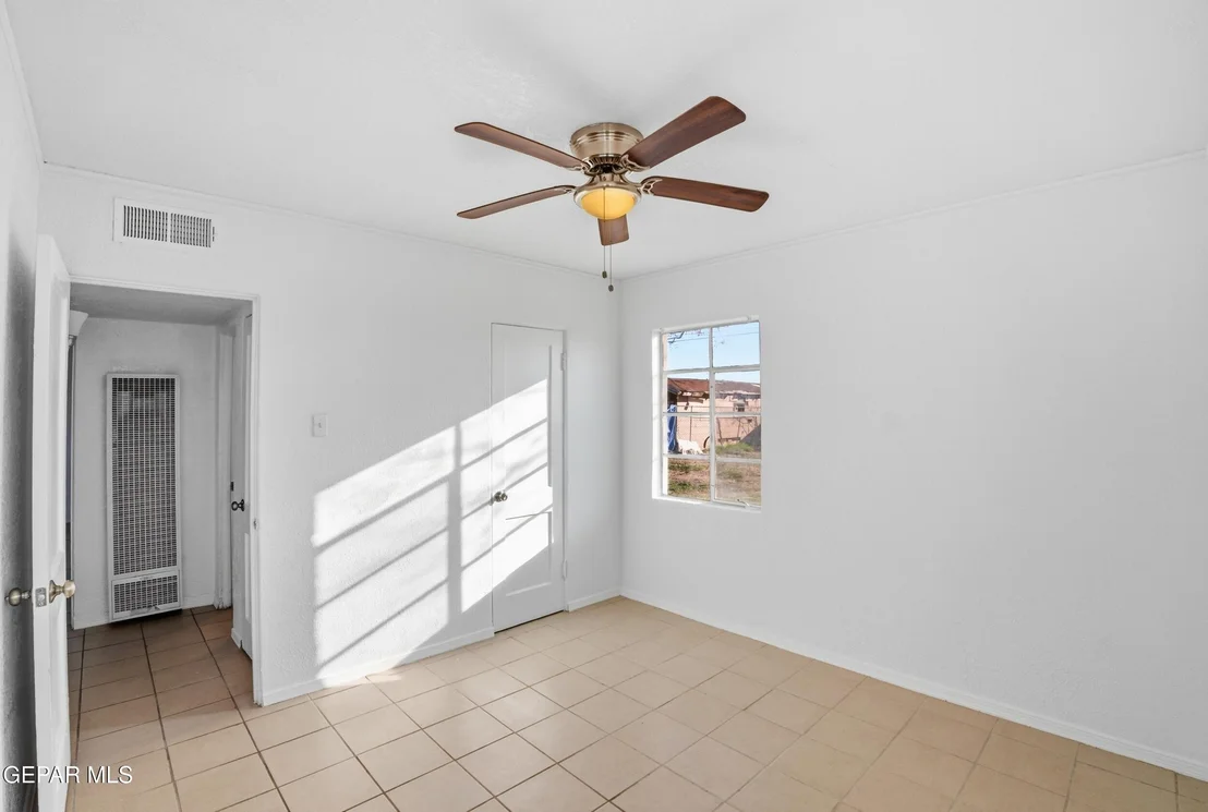 Photo of 652 VAL VERDE Street
