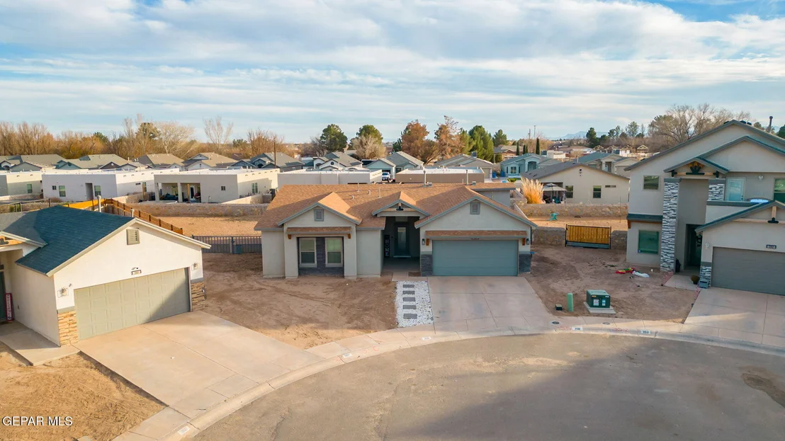 Photo of 356 PLATEAU Drive