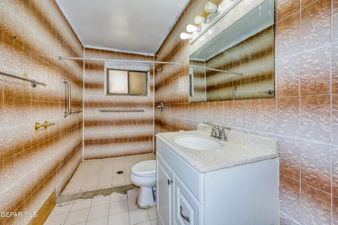 Photo of 7421 MINDORO Place