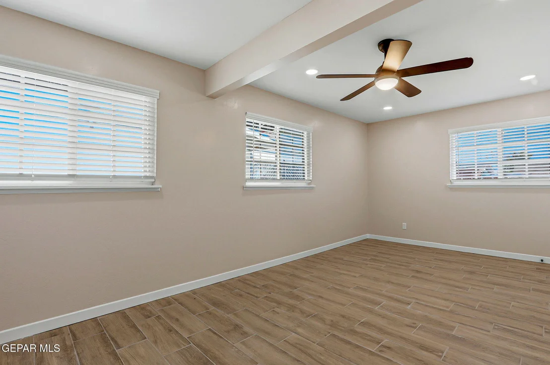 Photo of 5700 Lexington Road