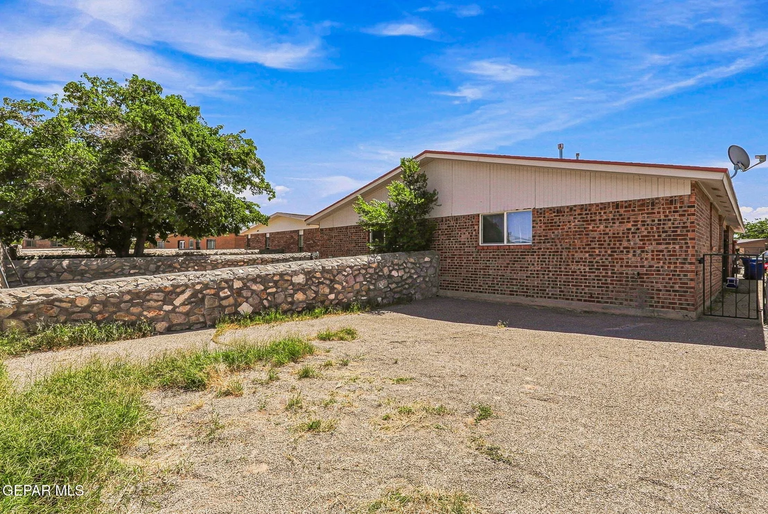 Photo of Unit AB at 2901 Beachcomber Drive