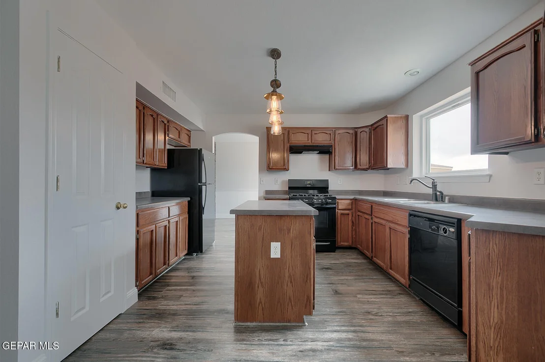 Photo of 455 Shadow Glen Court