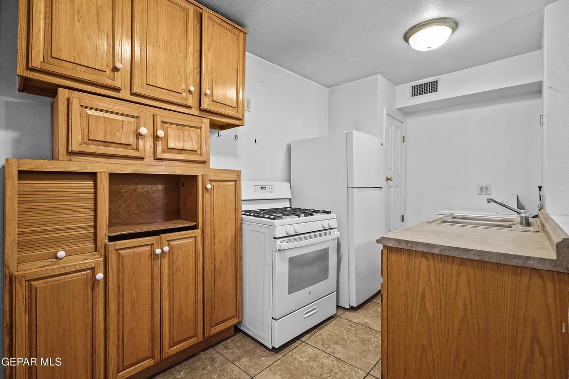 Photo of 412 1/2 DOLAN Street