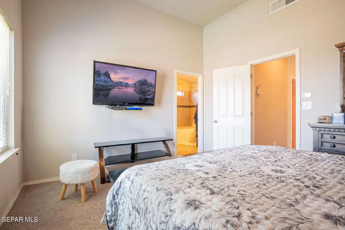Photo of 7505 EAGLE VISTA Drive