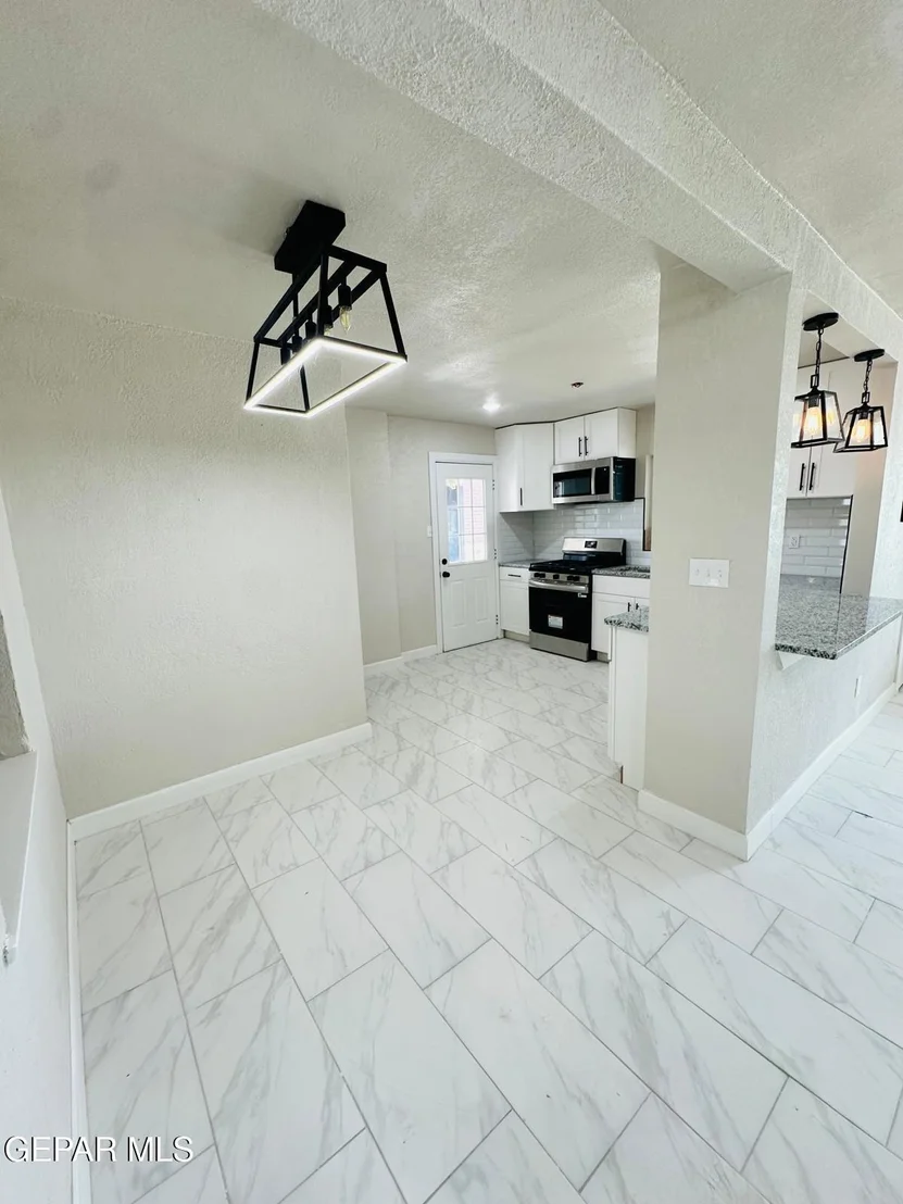 Photo of 5018 Flower Drive