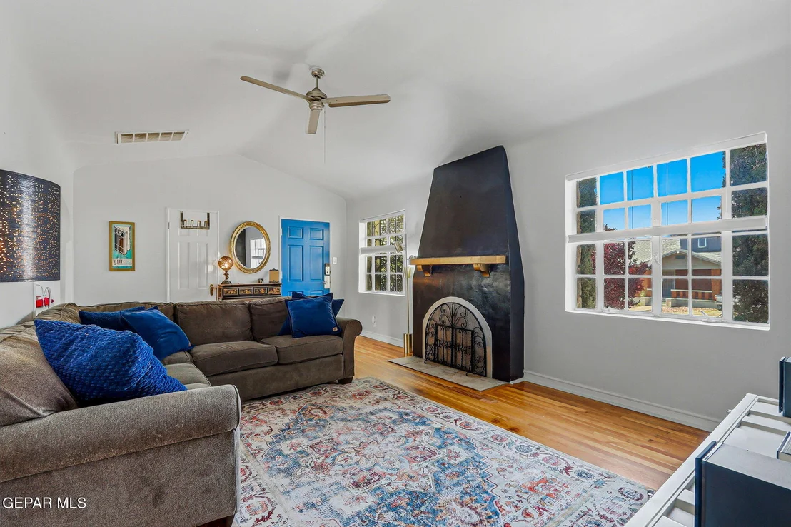 Photo of 700 E BALTIMORE Drive