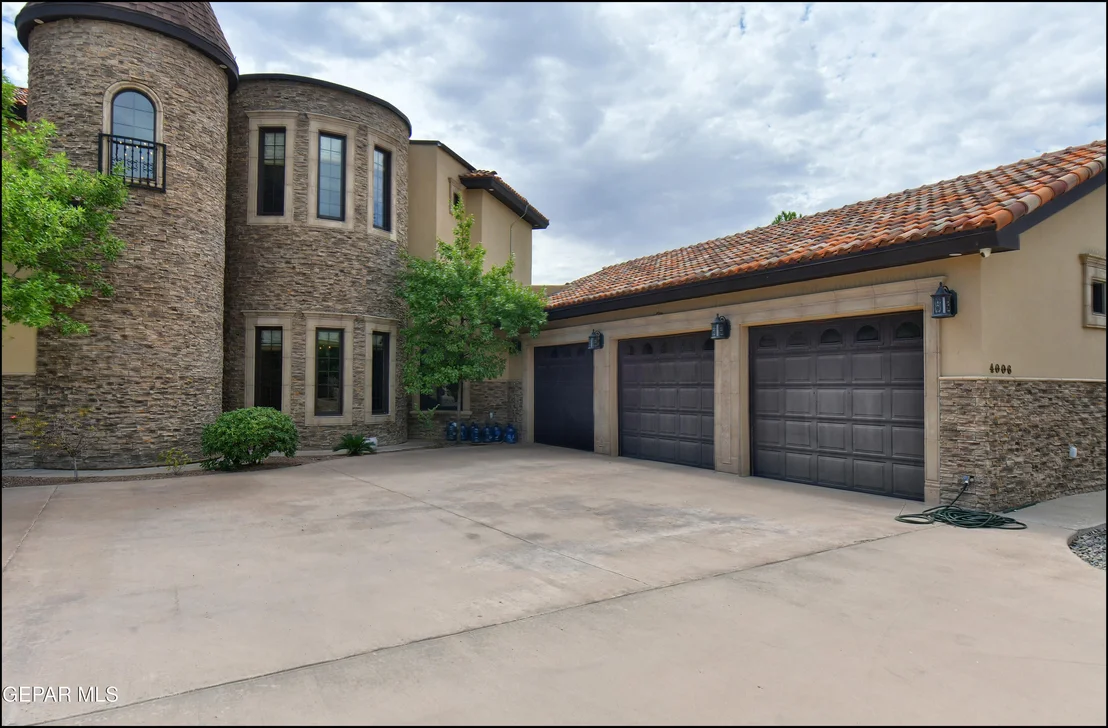 Photo of 4006 ROADSIDE Court