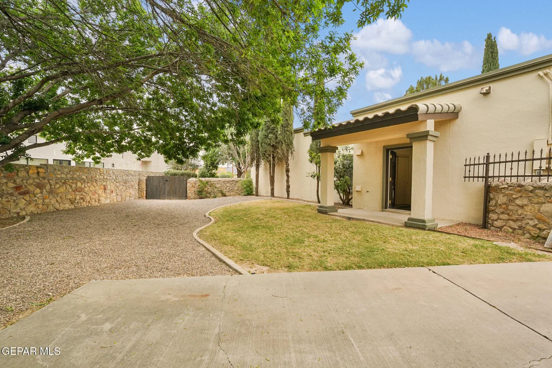 Photo of 651 Simon Court