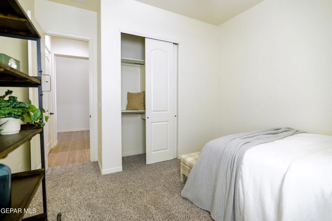 Photo of 13485 Emerald High Street