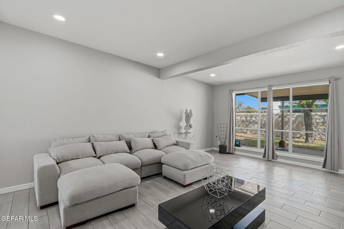 Photo of 313 MARDI GRAS Drive
