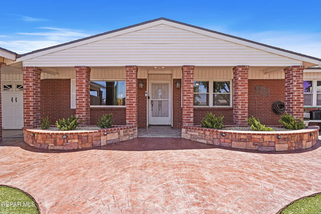 Photo of 1300 SUNBURST Drive
