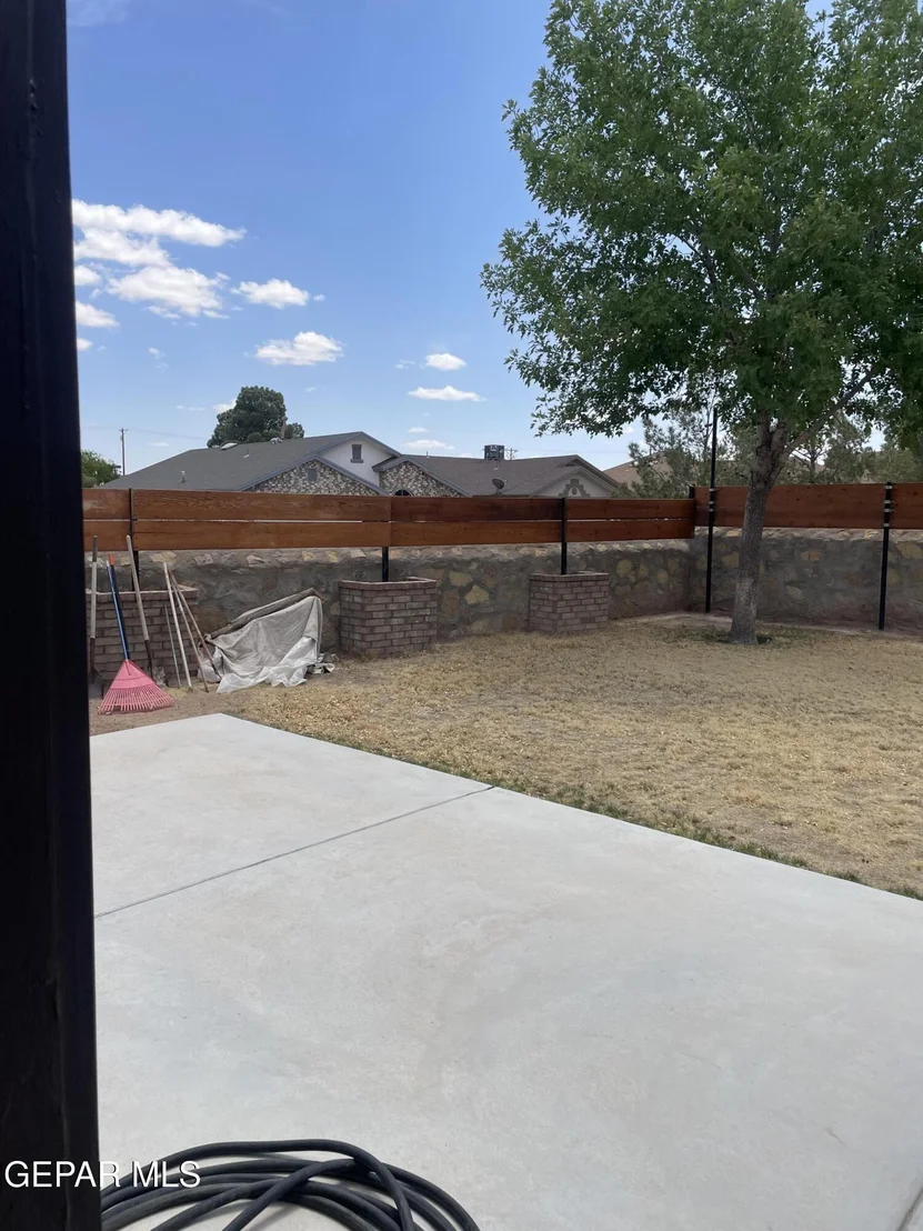 Photo of 472 Valle Suave Drive