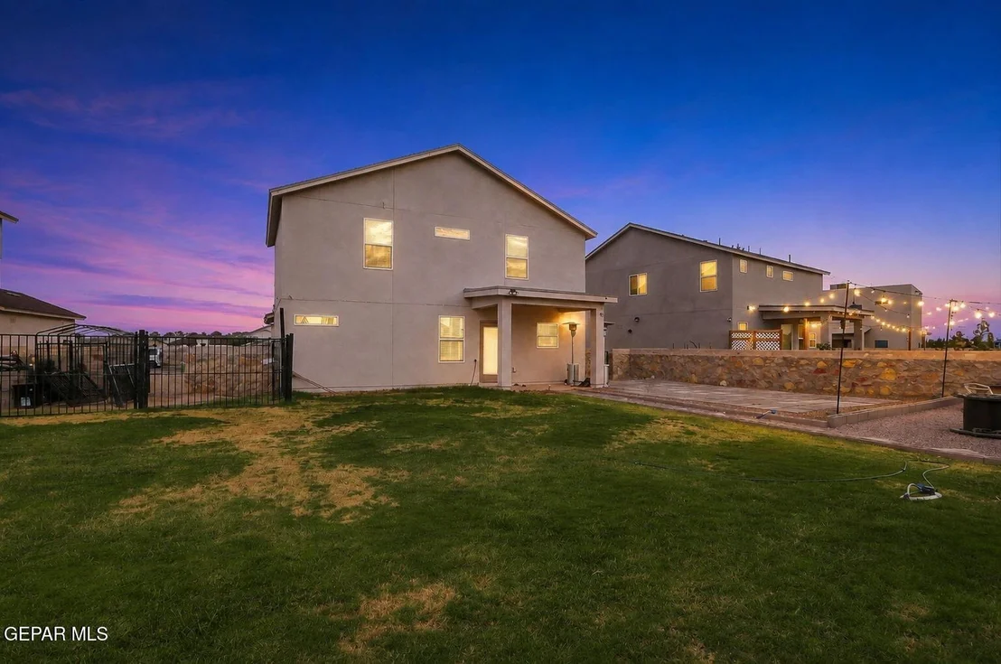 Photo of 433 TWILIGHT Drive