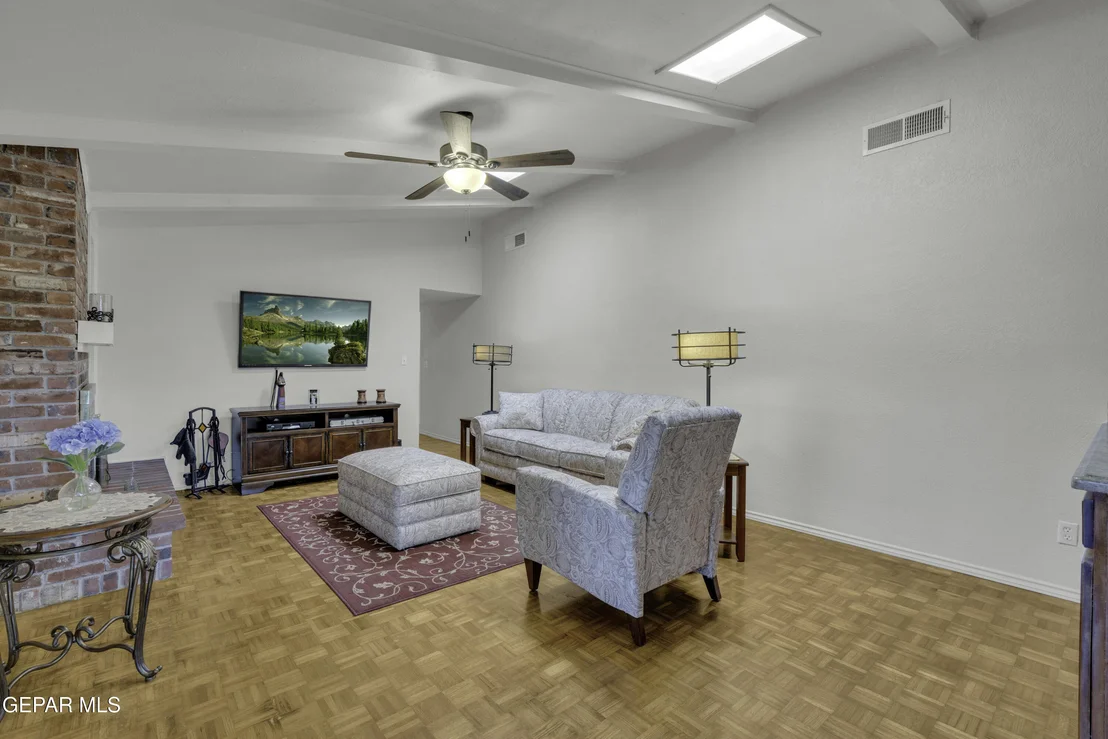Photo of 801 MONTCLAIR Drive