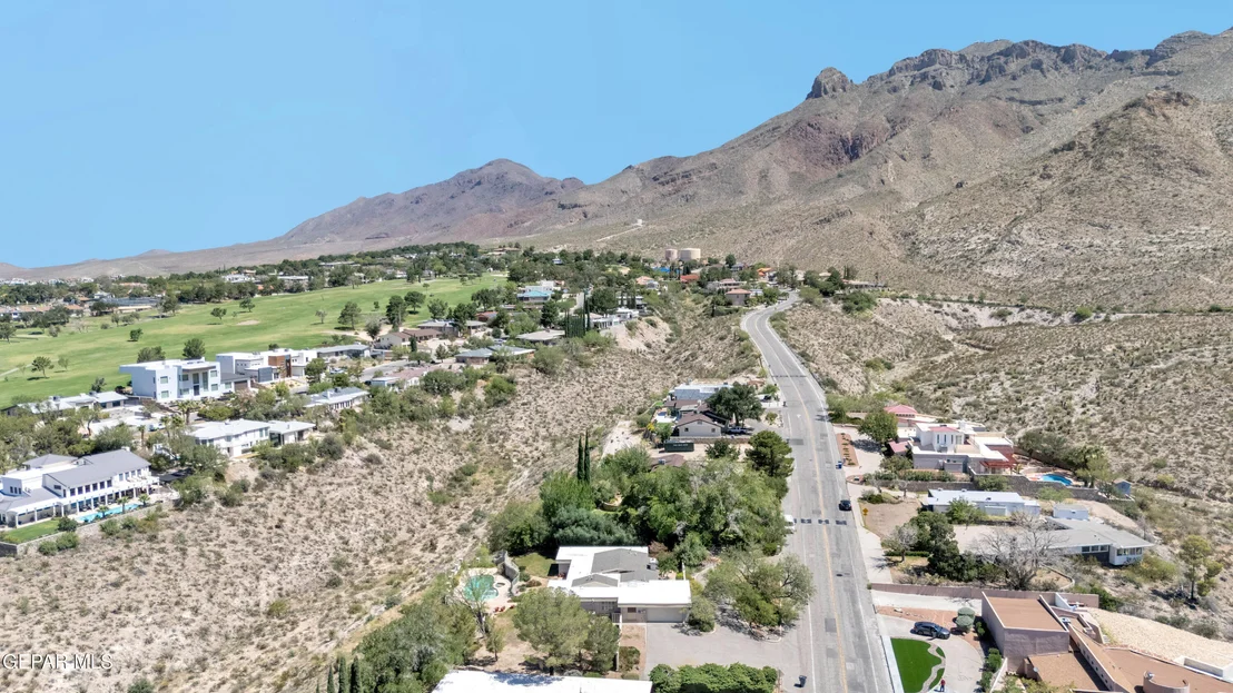Photo of 913 THUNDERBIRD Drive