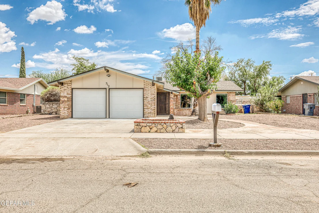 Photo of 712 CARABINAS Way