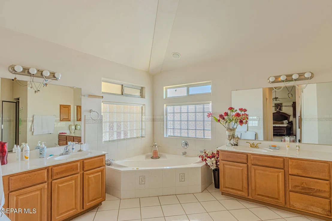 Photo of 528 FLANAGAN Place