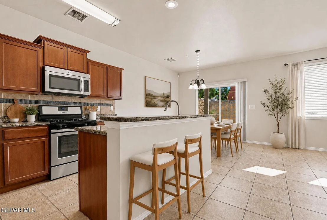 Photo of 2424 Playa