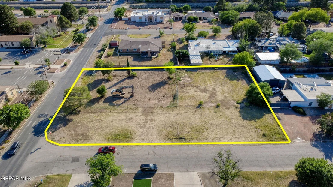 Photo of 425 W SUNSET Road
