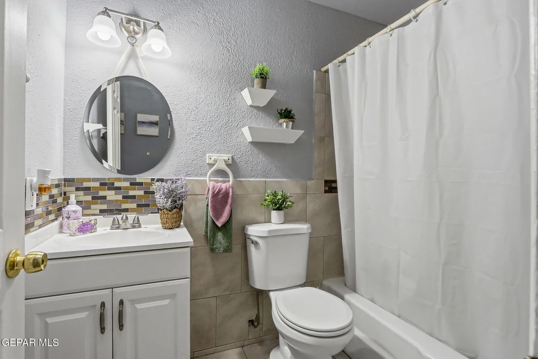 Photo of 323 VALLE SERENO Drive